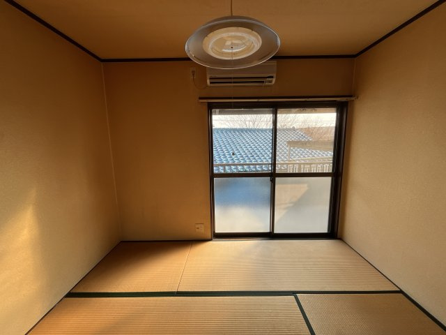 東口アパートの子供部屋