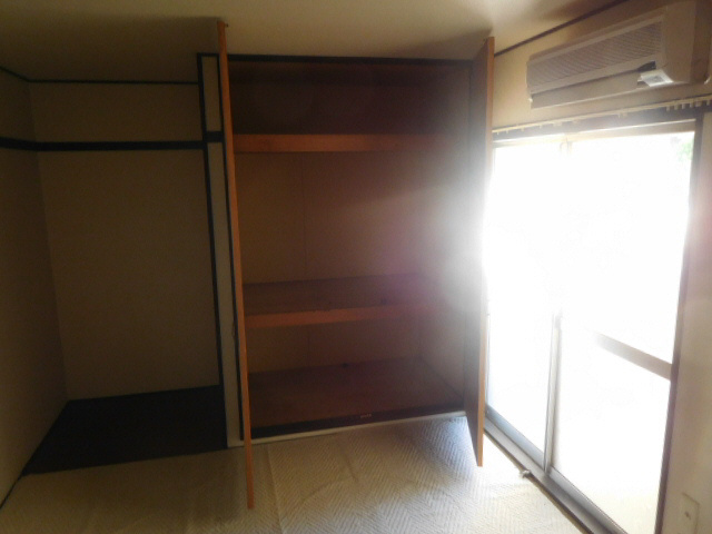 東口ハイツの収納