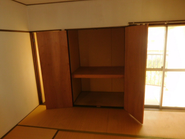 東口ハイツの収納