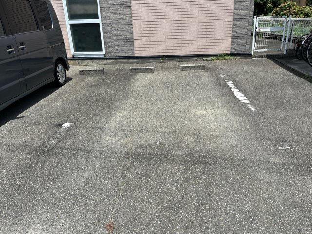 フォレスト光の駐車場