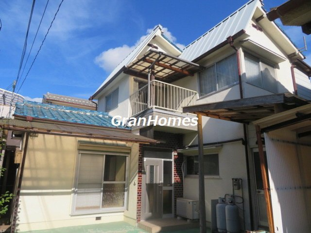 山名貸家の外観
