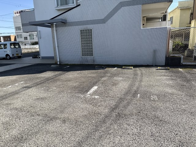ラ・バレーヌ辻井の駐車場