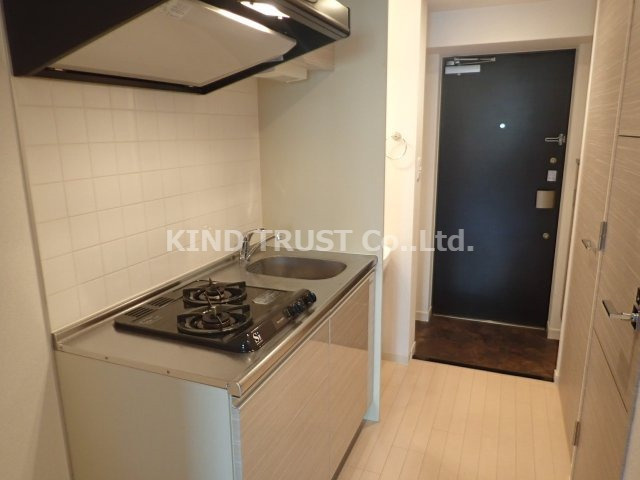 スワンズシティ南森町のキッチン|コンパクトなキッチンで掃除もラクラク