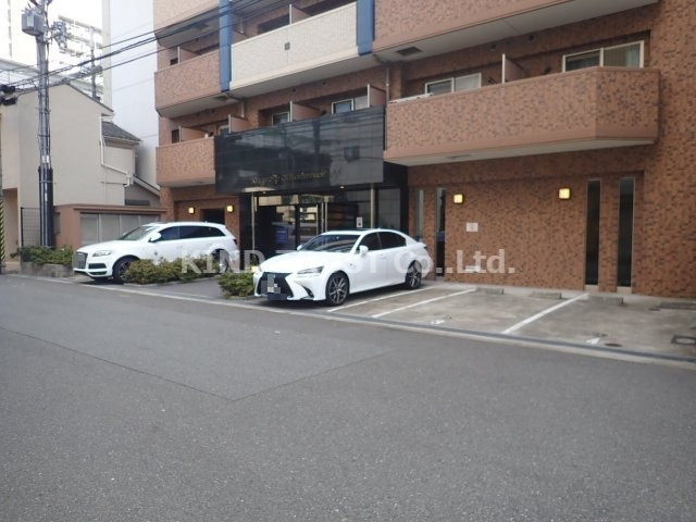 スワンズシティ南森町の駐車場|駐車場があるので、車を買う予定の方も安心です