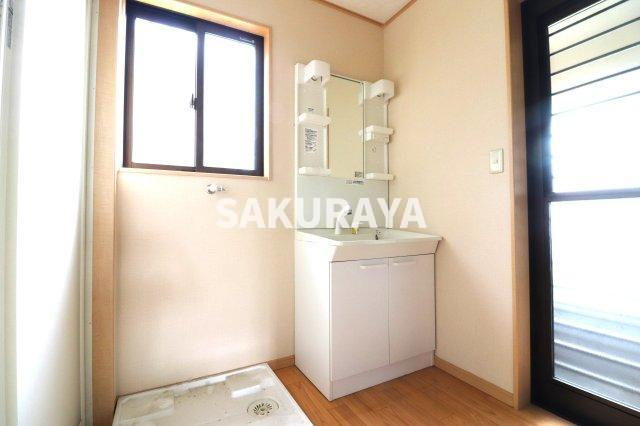 助戸新山町貸家IFの洗面所