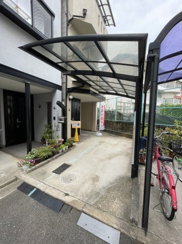 鶴見区緑４丁目中古戸建の駐車場
