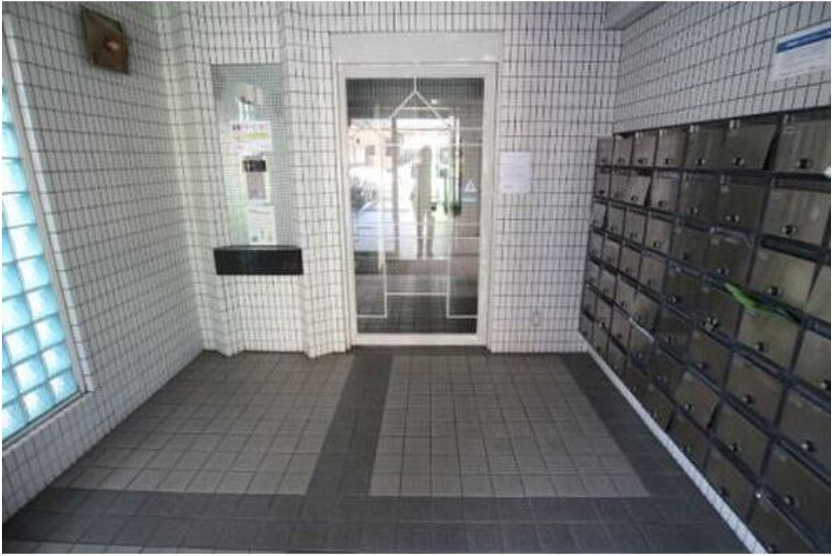 久留米市野中町の賃貸マンションのロビー|落ち着いたロビーです