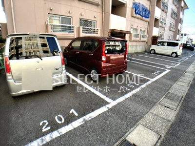【駐車場】 | サンプラザ井田 | 車をお持ちの方に嬉しい駐車場付きの物件です
