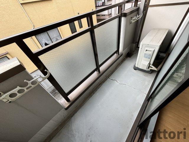 プチハイツ服部のバルコニー