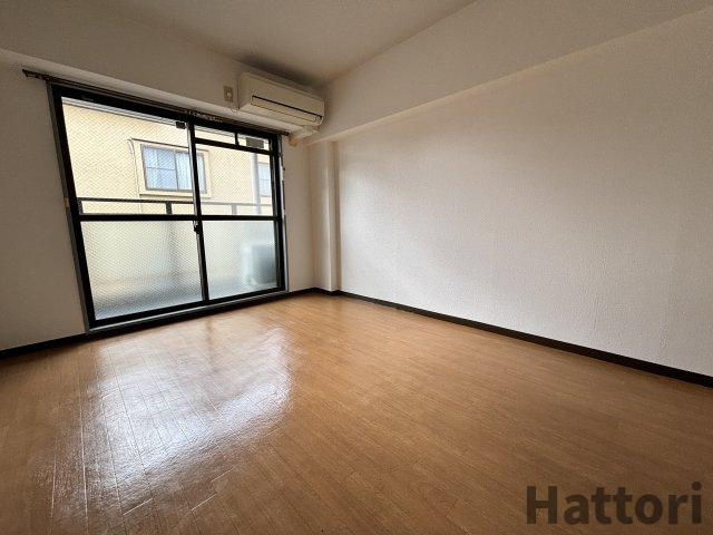 プチハイツ服部の居間・リビング