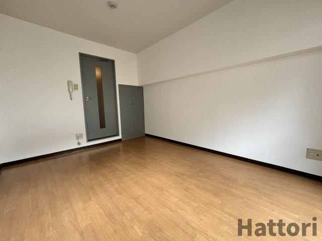 プチハイツ服部の居間・リビング