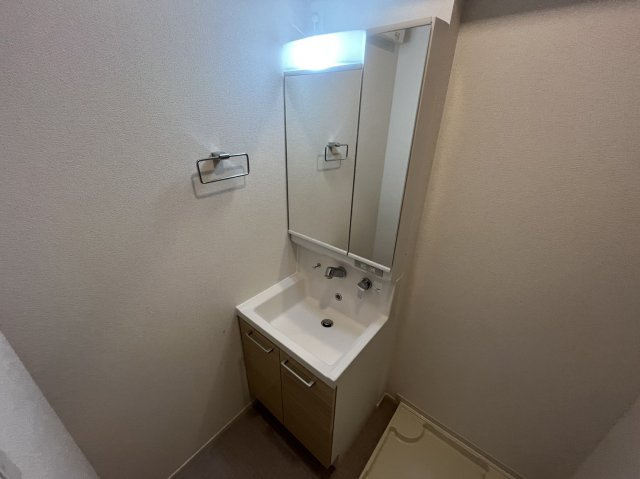 カーサ・オストロの独立洗面台