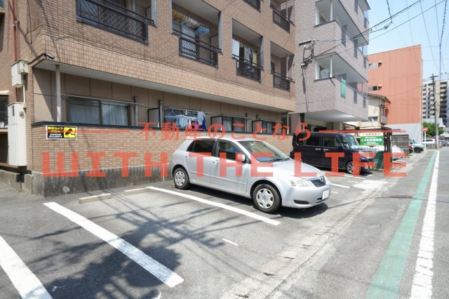 アビタシオンGT【10,000円キャッシュバック対象物件】の駐車場|駐車場完備です