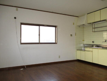 山一ハイツの居間・リビング