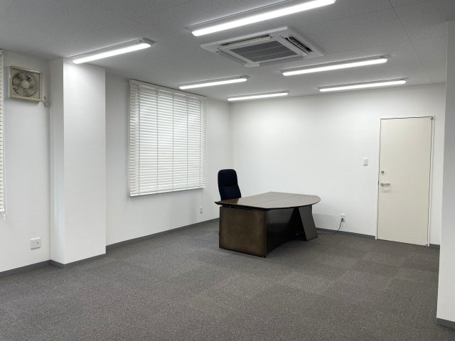 津山市北町　貸店舗・貸事務所の内装