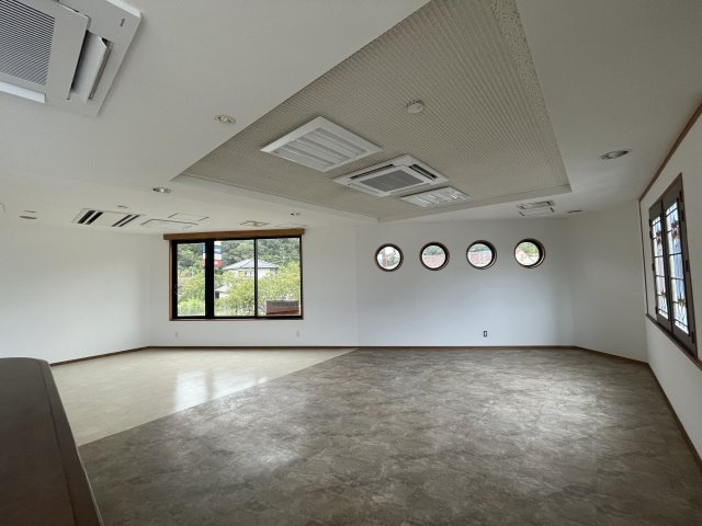 津山市北町　貸店舗・貸事務所の内装