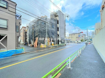 【前面道路含む現地写真】 | 葛飾区亀有１丁目　新築戸建て　全２棟