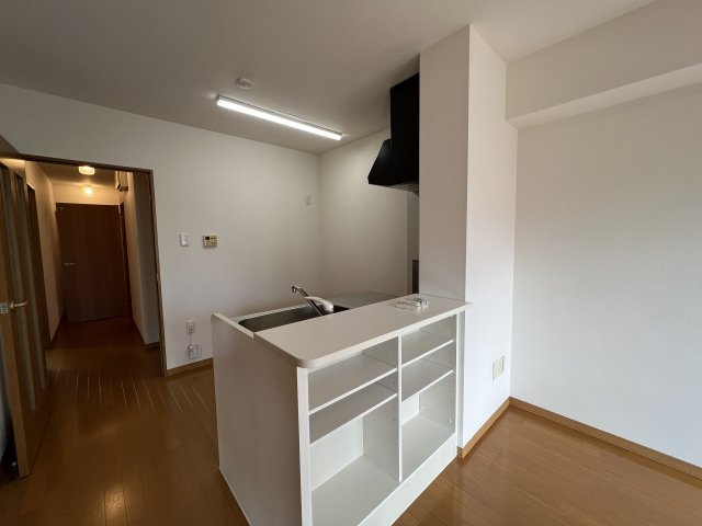 T.K Mansionの内装|カウンターキッチン