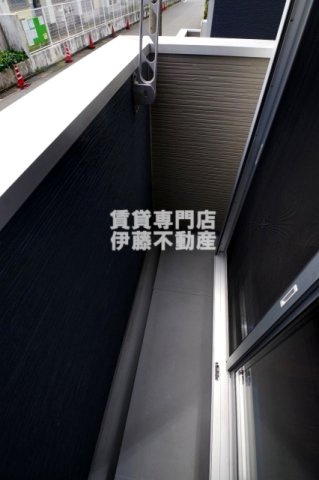 Creo Baker庄内通のバルコニー