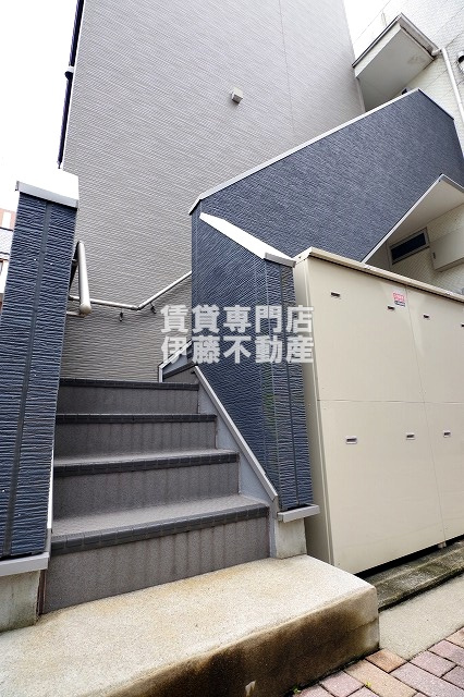 Creo Baker庄内通のロビー