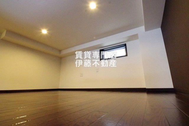 Creo Baker庄内通の寝室