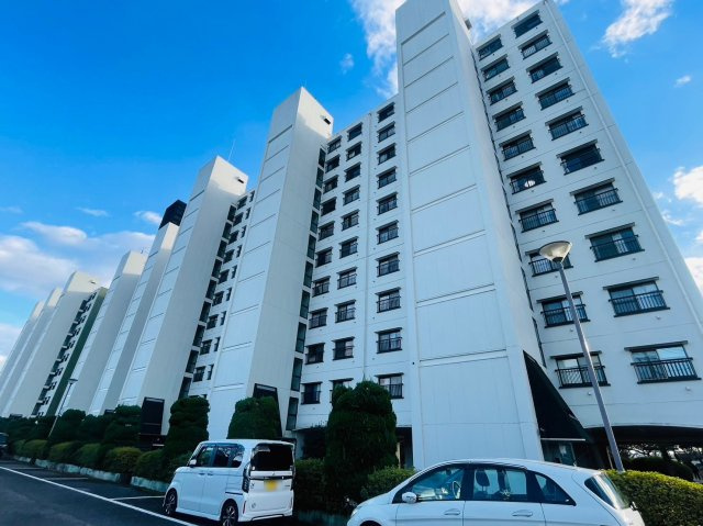 嵐山ロイアルハイツの外観