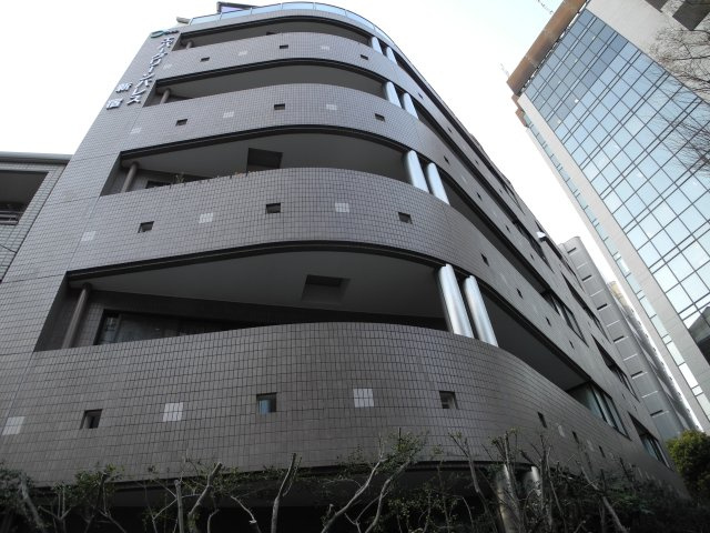 エバーグリーンパレス新宿の外観