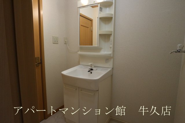 フラワ　Ｉの独立洗面台|洗面所
