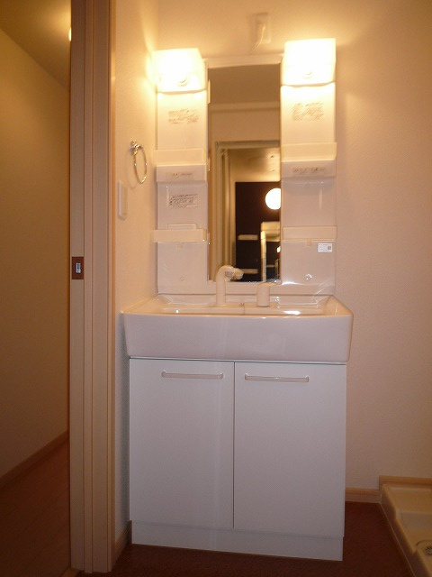 カーサ　テポーレＢの独立洗面台|洗面所