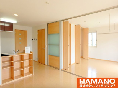 【居間・リビング】 | ディアコート | おしゃれな居間です