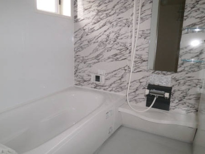 【浴室】 | ディアコート | 追い焚き付きの一坪風呂です