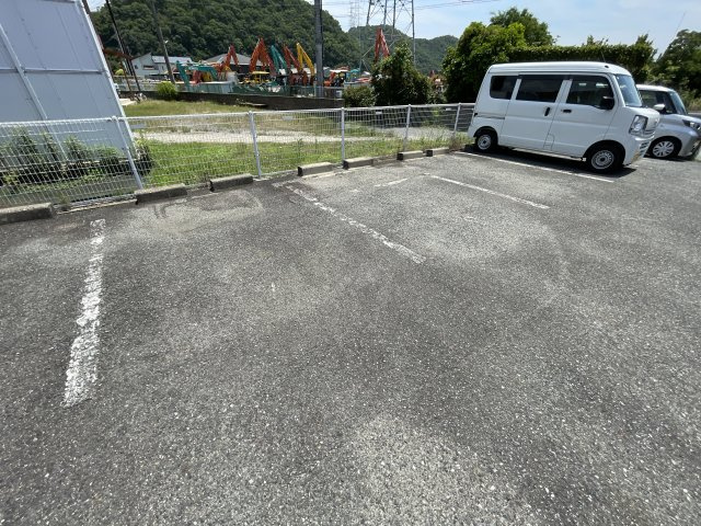 プレアール姫路山吹の駐車場