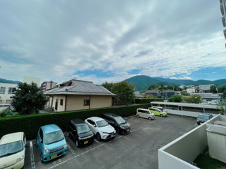 【展望】 | 陽当たりはもちろん、前面建物と距離があるので眺望も良好です。