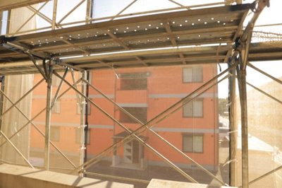 【展望】 | ライオンズマンション京王南大沢 | 眺望の良さを楽しめるダイニングキッチンで家族団らんの時間を過ごしてはいかがでしょうか。バルコニーから見える景色を家族で眺める時間は、時間が経つのを忘れてしまいそうですね。是非、現地を見に行きましょう！