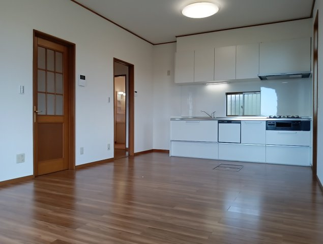 【居間・リビング】 | 山武市松尾町八田　中古戸建