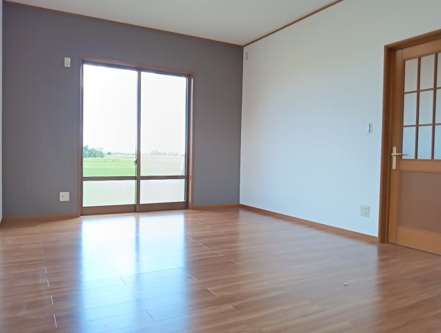 【居間・リビング】 | 山武市松尾町八田　中古戸建