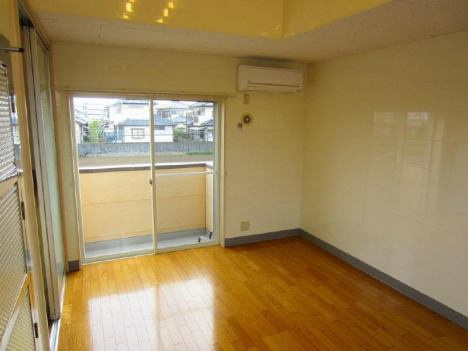 エレガンス飛江田Ⅲの洋室|※実際の内装とは異なる場合があります。