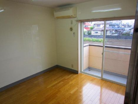 エレガンス飛江田Ⅲの洋室|※実際の内装とは異なる場合があります。