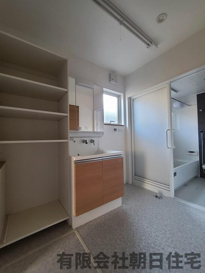 【脱衣所】 | 八雲町東岩坂中古戸建 | 脱衣場です