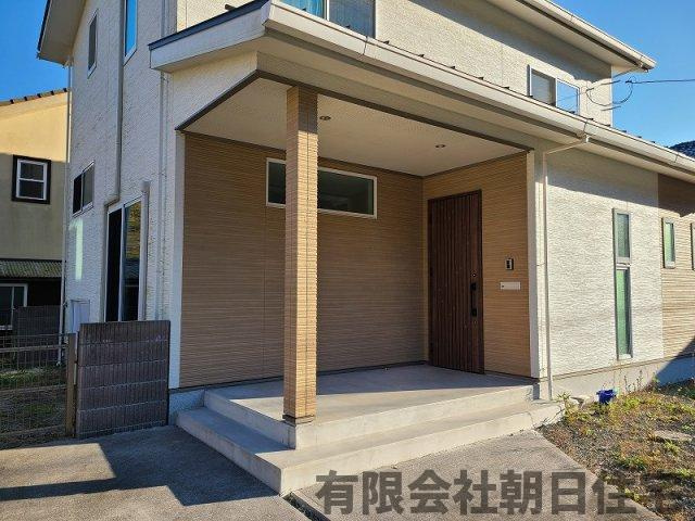 【玄関】 | 八雲町東岩坂中古戸建 | 外観です