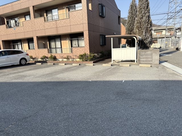 アルカディアＡ棟の駐車場