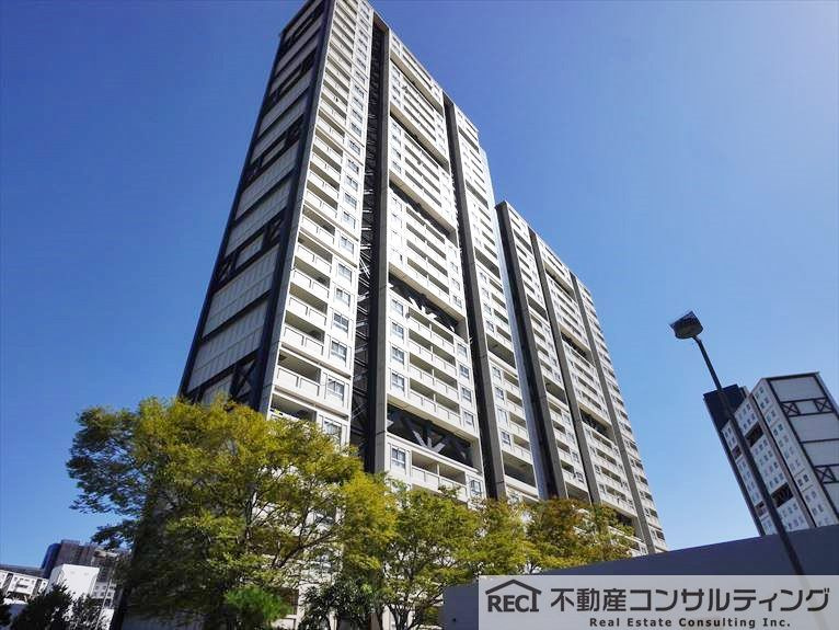 アステム芦屋B棟の外観