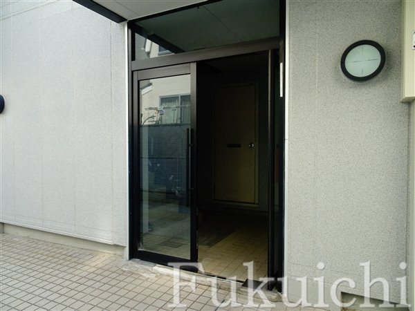 ジュネス中村のエントランス