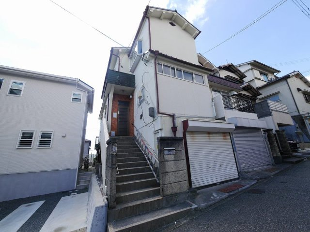 鈴蘭台北町5丁目貸家の外観