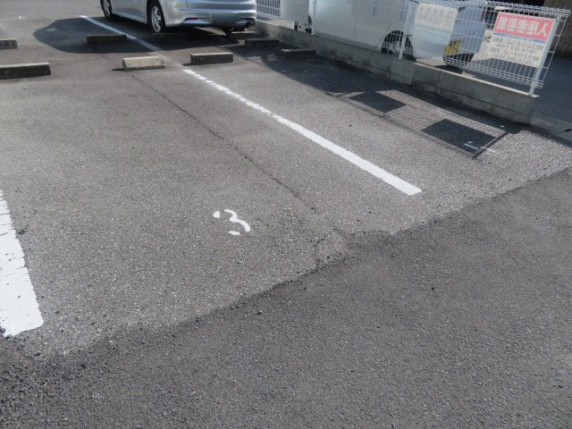 ＥＳ１１８の駐車場