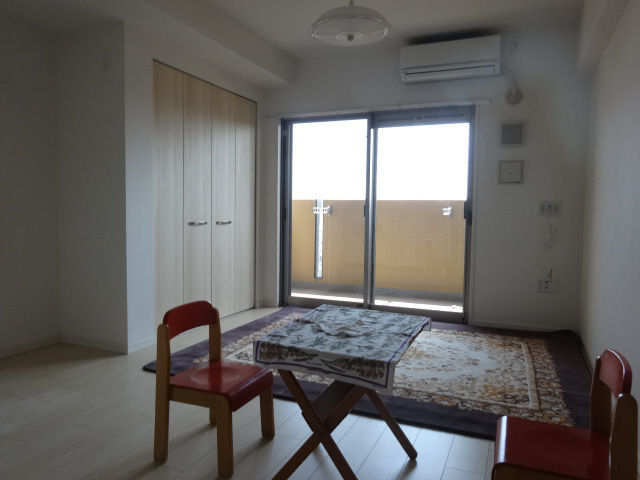 エイジングコート姫路の居間・リビング