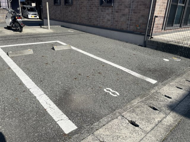 ラフィエールの駐車場