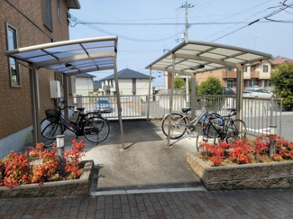 【その他共用部分】 | 屋根付きの駐輪場です