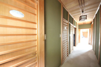 【内装】 | 甲賀市土山町笹路222-1　中古戸建 | トイレ前廊下