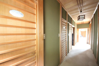 【内装】 | 甲賀市土山町笹路222-1　中古戸建 | トイレ前廊下
